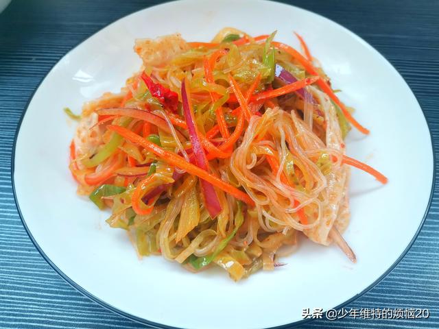 大雪后，这道凉拌菜别错过，5种食材，简单一拌，酸辣爽口又解腻