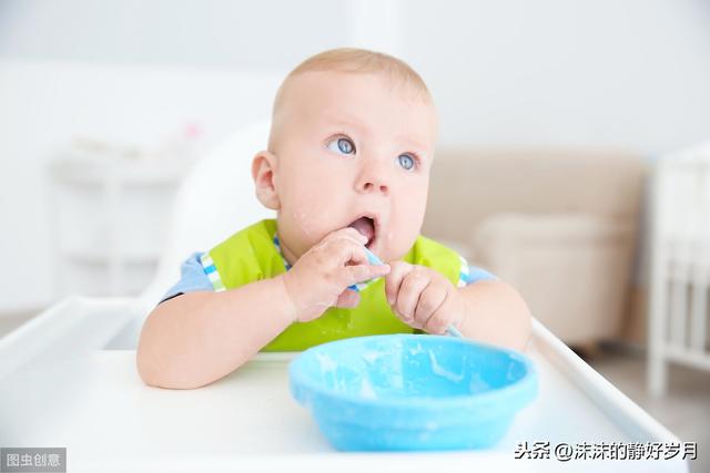 超级宝妈▲同样是吮吸手指，但婴儿和幼儿年龄不同，自然要区别对待哦