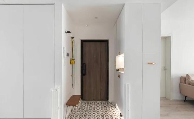 难怪“刷大白”又火了，学她家这样搭配，透着骨子里的高级感！