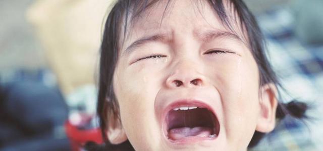 【你的育儿经】孩子乱发脾气，父母不要头疼，学会这5招来应对孩子的哭闹