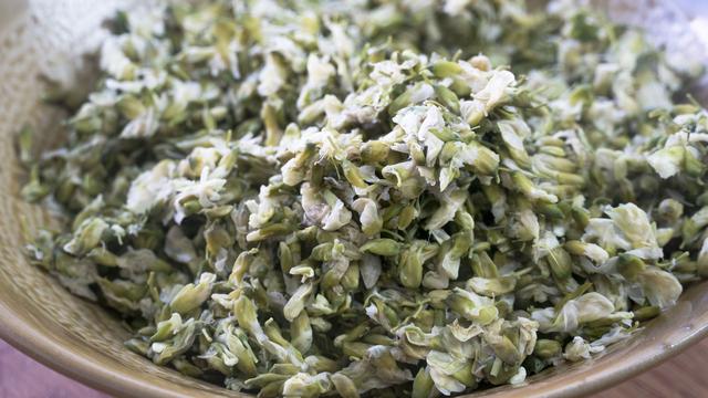 包子还是这种馅的最好吃，鲜美多汁皮薄馅大，比吃肉还香，吃不腻