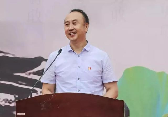 「超级宝妈」与娃已经相看“两厌”了?应对“神兽”晚归笼,特级校长们给您来支招