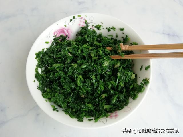 它是冬季第一鲜，正火热上市，鲜嫩美味营养高，蒸包子吃超级香