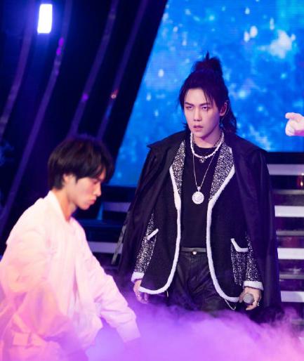 刘维模仿王一博获本尊认可:这也太像了