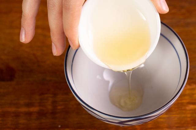 蜜汁小鸡翅，又一个好吃到嗦手指的鸡翅做法，比可乐鸡翅香多啦