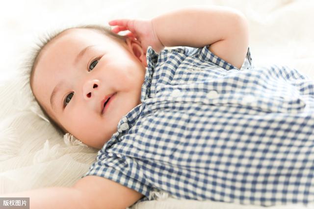 超级宝妈■宝宝每天该睡多久?为什么一放就醒?要避开哪些睡眠雷区?