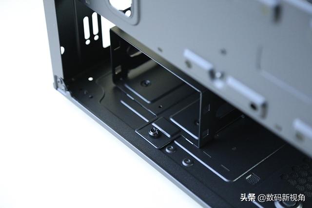 酷冷至尊智瞳MB400L侧透机箱助力旧平台轻松升级带光主机