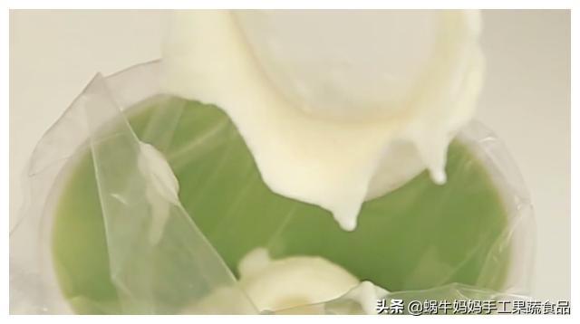 你的育儿经▲3个鸡蛋清，一盒酸奶，无水无油，教你做入口即化的宝宝酸奶溶豆