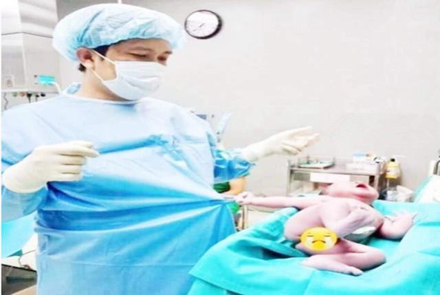 天空的彩虹|“孟婆汤又掺水了？”新生男宝抓住医生的衣角不放，引发网友热议