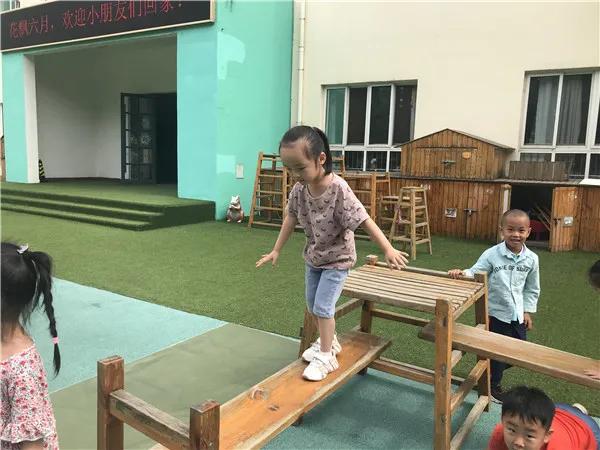 齐鲁东营资讯|亲亲宝贝欢迎“回家”——广饶街道中心幼儿园的开园第一天