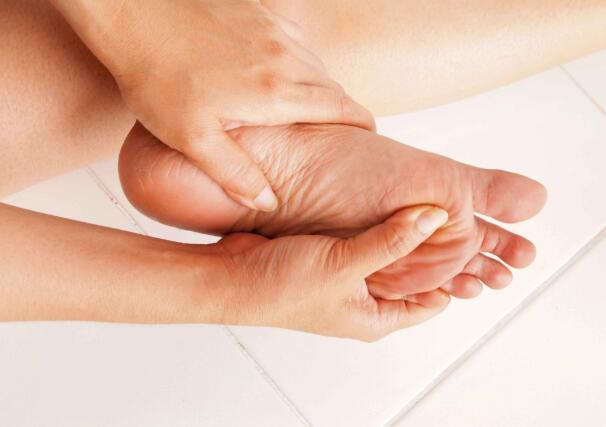 球王马拉多纳心脏骤停去世！医生：记住这4个症状，或许还有得救