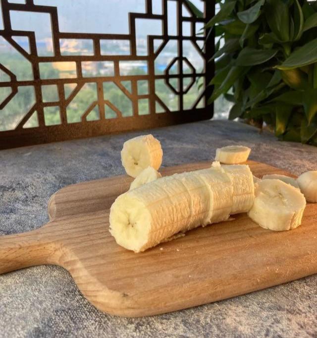超级宝妈|这一道辅食太上头了！怎么吃都不腻！一拌一煎全家都能吃