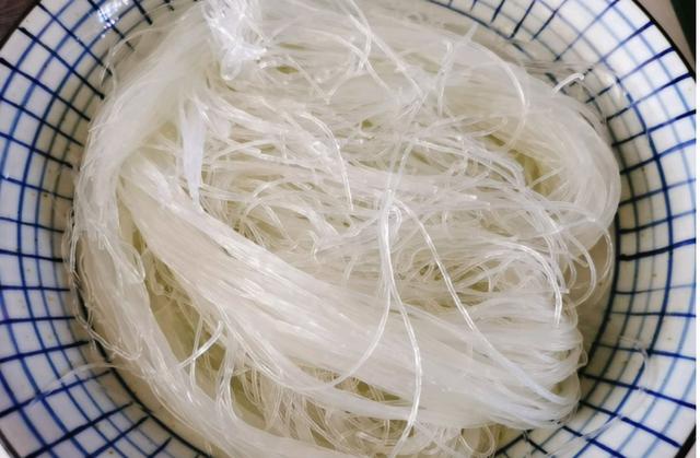 天冷多吃它，比牛奶强，蒸一蒸就上桌，高蛋白好消化，老少皆宜