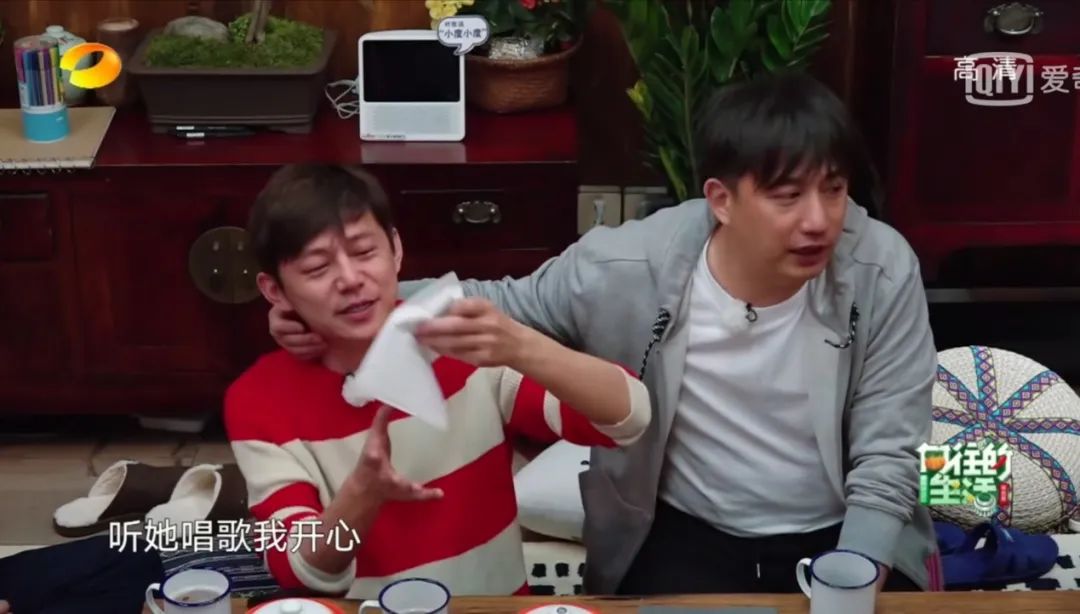 #暖先生格调#何炅又双叒叕哭了：多少孩子的高情商，被“不许哭”毁掉了