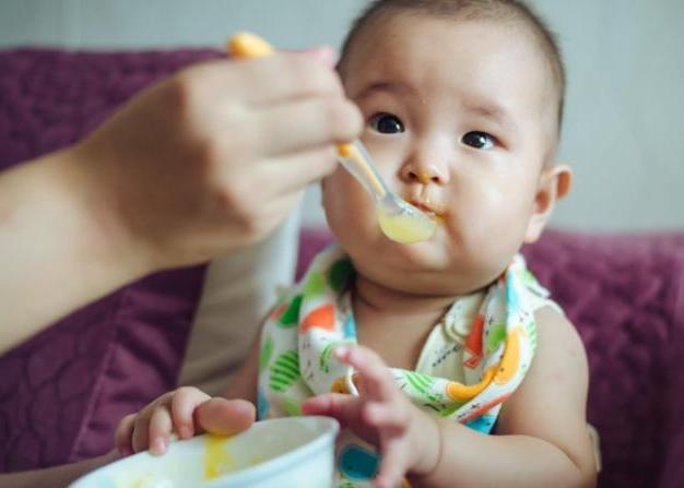 「你的育儿经」这碗“毒汤”把娃害惨了，咳嗽总反复，医生：快住手，不要坑娃了