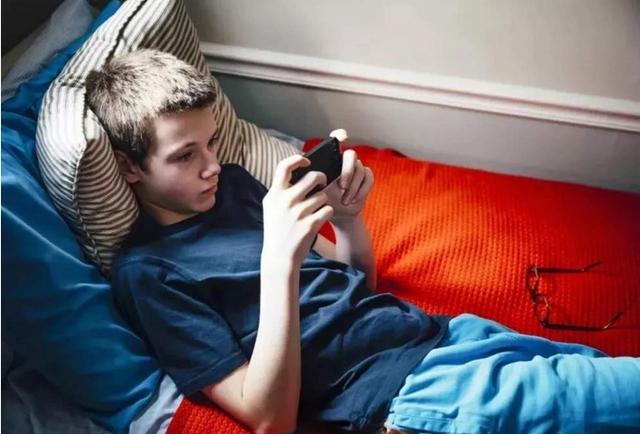 “出去浪”和“宅在家”的孩子，长大会有这4大差距，不止是性格