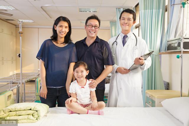 超级宝妈▲孩子总是吐奶怎么办？这两招学会，让各位宝妈安心