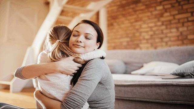 超级宝妈：你会向孩子道歉吗？你懂如何正确道歉吗？合理道歉能弥补亲情裂隙