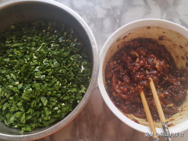 利津水煎包难怪驰名，原来真的是太好吃了，自己做馅大多汁，鲜香