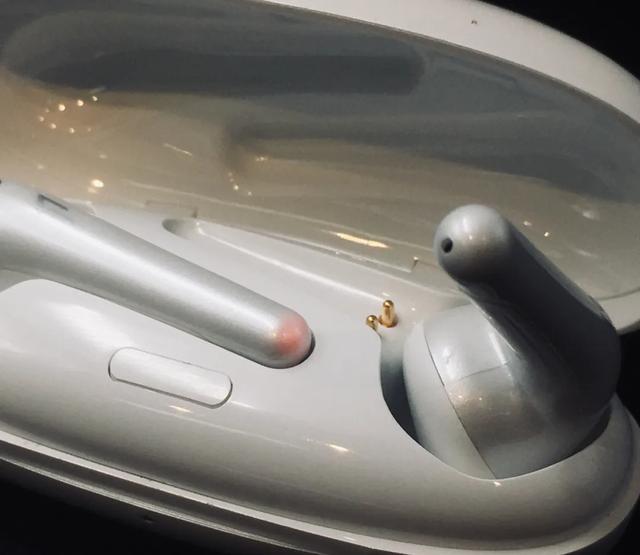 周董投资品牌1MORE TWS中的“颜王”评测