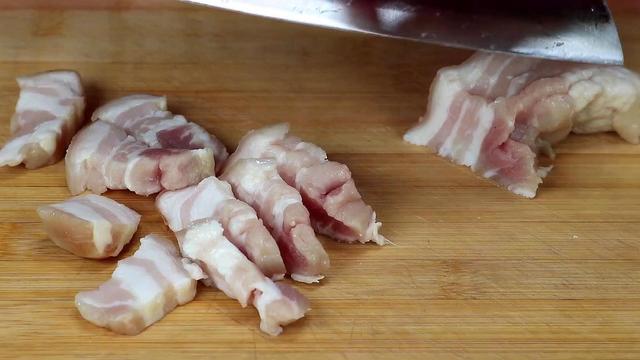 1块豆腐，4个鸡蛋，花2年研究，实在太香了，给红烧肉都不换