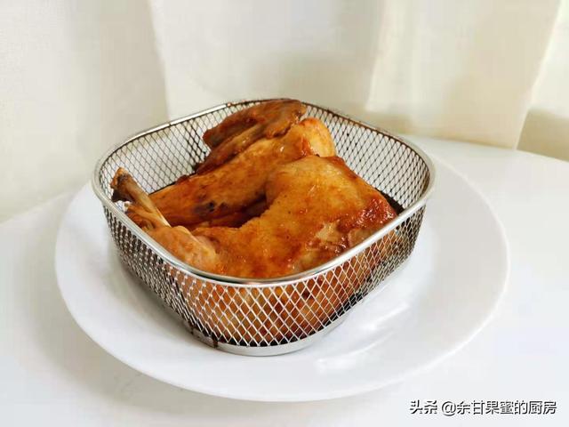 午餐有炸鸡有蔬菜饼，简单易做味道好，馋到朋友了