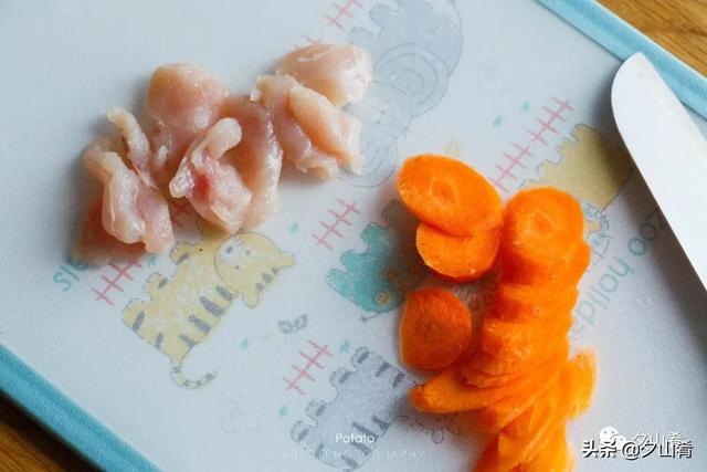 「你的育儿经」胡萝卜和鸡肉这样做，宝宝会喜欢吗？