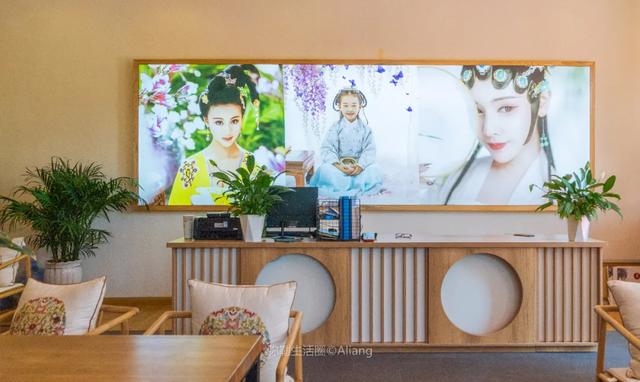 『趣旅游』红河水乡藏的神秘小店,专门帮人穿越,许多人来这里当“王妃”