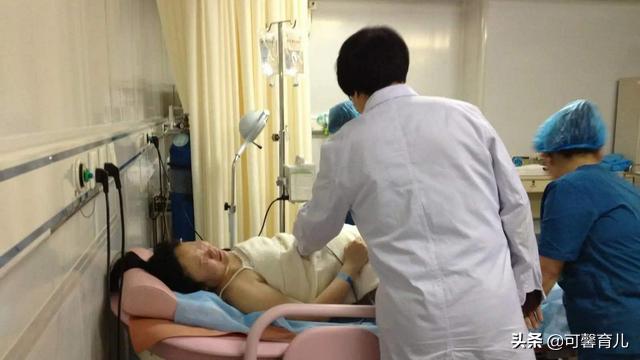 超级宝妈|产妇分娩消耗巨大！专家：多半产妇会抑郁，无痛分娩利大于弊