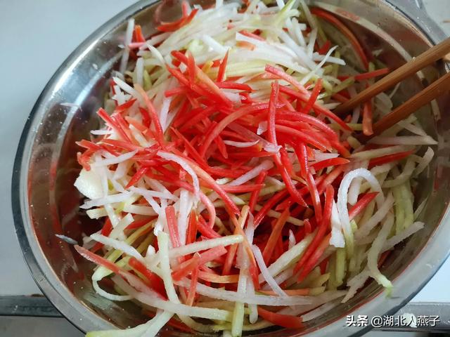 炸素萝卜丸子，加淀粉错了，正确做法在这里，不加一滴水酥脆鲜香