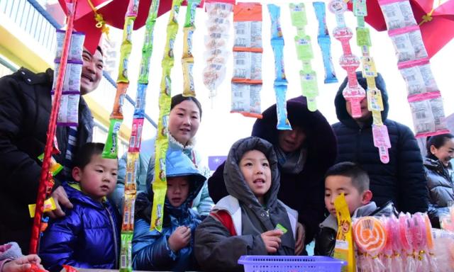 石楼县星星幼儿园举办“红红火火迎新年 欢欢喜喜游园会”迎元旦活动