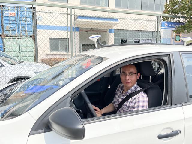 教练|AI机器人教练在上海一驾校上岗3年，学员合格率提升近两成