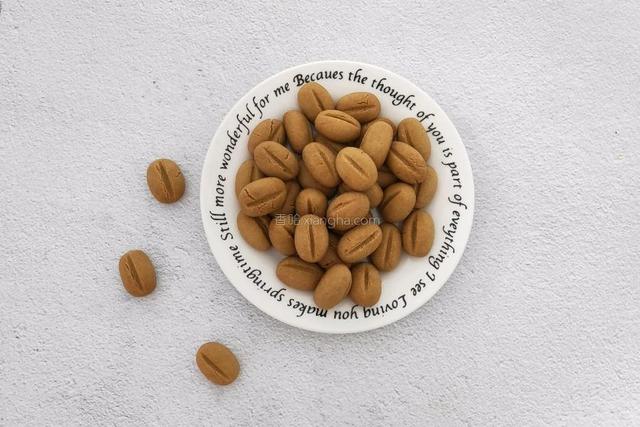 咖啡用来做饼干，酥脆香甜又提神，下午茶必备点心