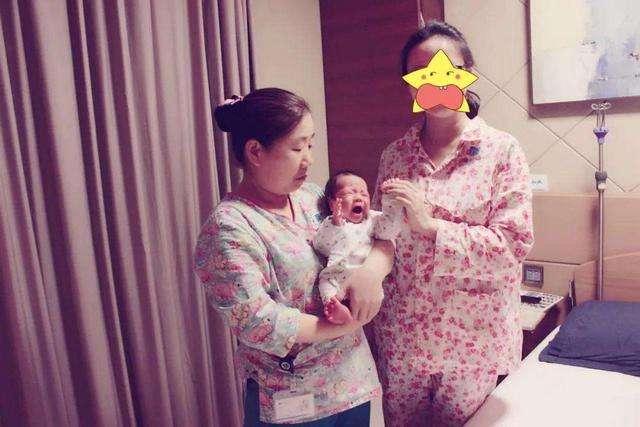 你的育儿经▲都说熟能生巧，为何那么多二胎妈妈还在“叫苦”？养娃真的不简单