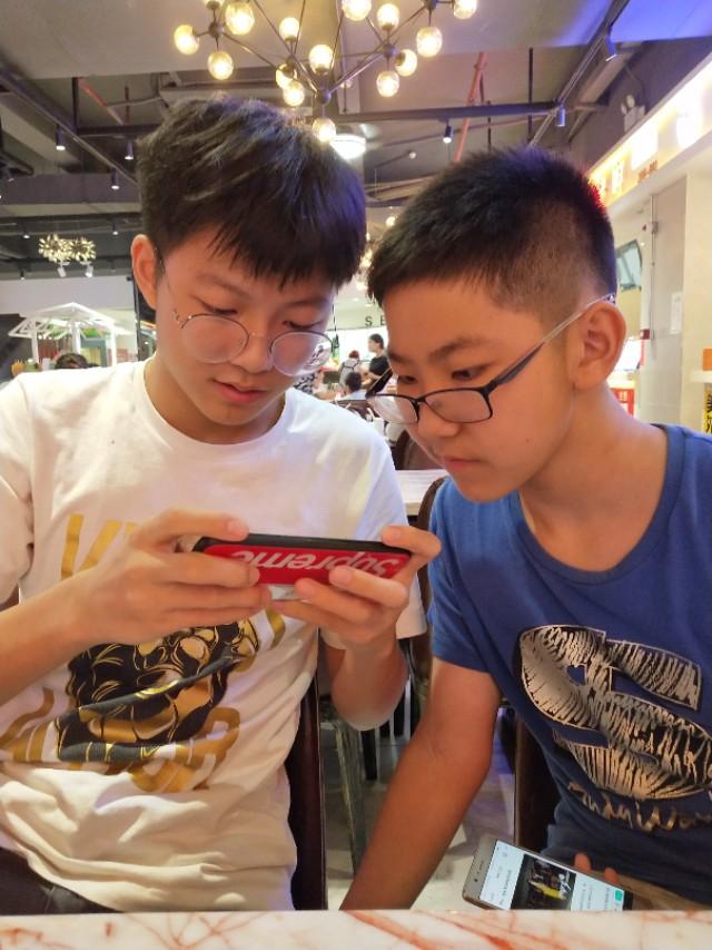 笑看人生|育儿经: 难怪我不够聪明，原来都是遗传妈妈的