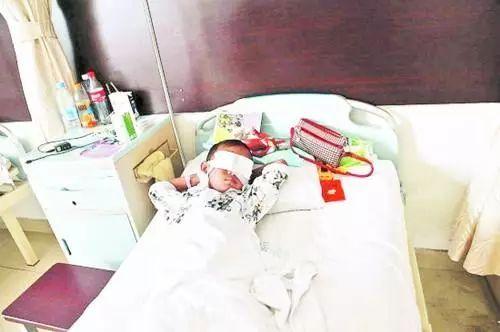 你的育儿经@1.5岁女宝意外磕伤额头,缝5针留大疤,保护宝宝从家庭意外开始