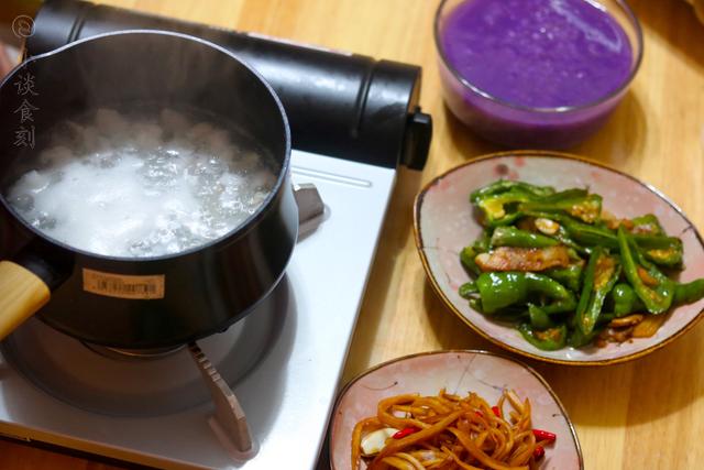 江西老表的晚餐，晒朋友圈都说寒酸，老婆：二千的伙食费还想吃啥