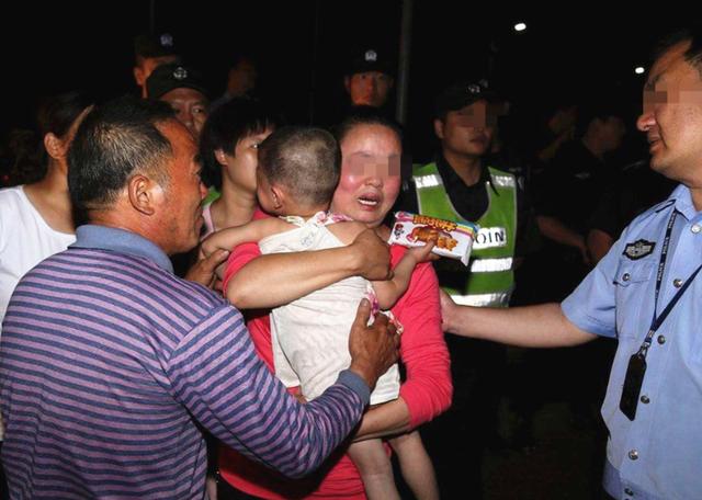 带孩子外出时，为了孩子安全考虑，千万要提防这三类人