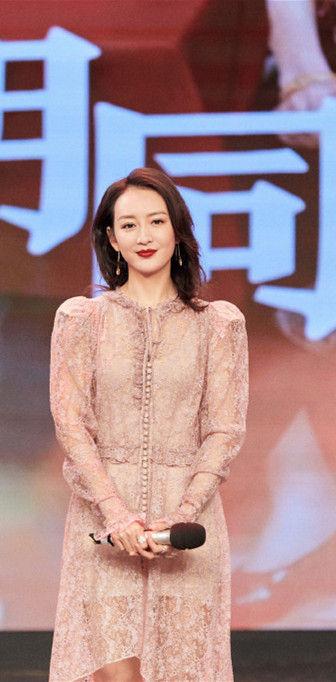 能驾驭烈焰红唇，也能素颜以对，王鸥的时尚感告诉你为何她是品牌的宠儿|影视交流地