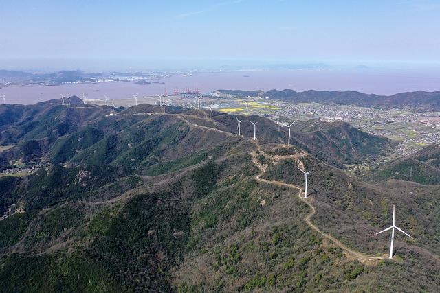 『环球网』浙江舟山：海风吹来新能源