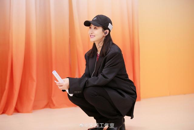 第五大道从当红女爱豆,到女团大教练,宋茜太太太励志了