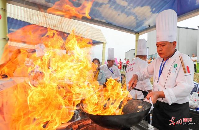 厨师|四川宜宾：烹饪大赛比技艺