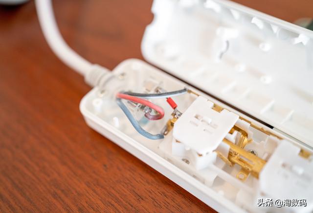 淘哥的廉价数码晒单：京东￥16.9元包邮的USB插座拆解简评