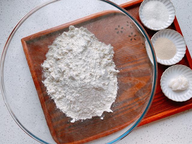 应季的冬笋馅包子，冬笋处理是重点，这样做的包子皮薄馅多还爆汁