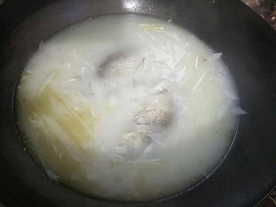 「你的育儿经」春天,孩子长身体,多给孩子熬这汤,营养又补钙,常喝身体好