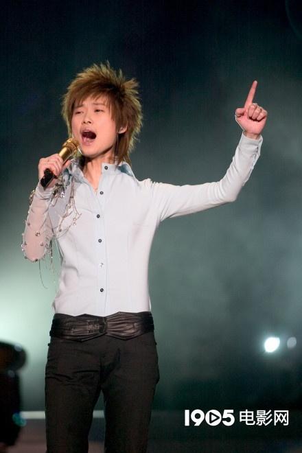 【影视交流地】重温青葱岁月！李宇春15年前珍贵帅气照片曝光