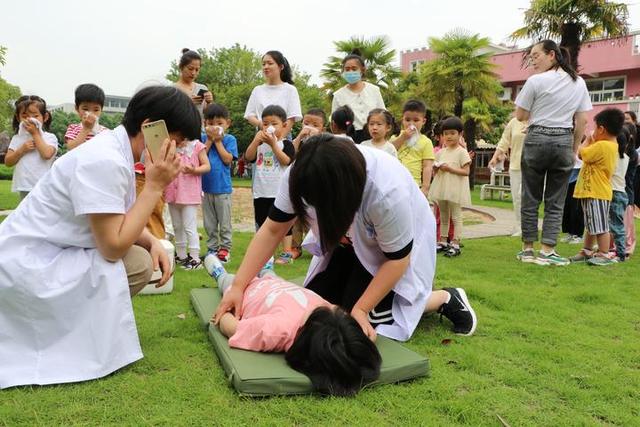 超级宝妈|鹤琴幼儿园开展消防演练活动