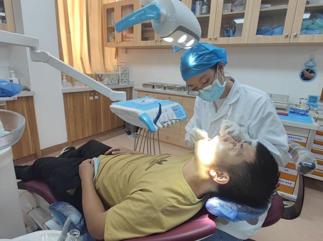 陈敏聪|一门三代牙医！东莞这家人拔的牙串起来，能从虎门一直排到莞城