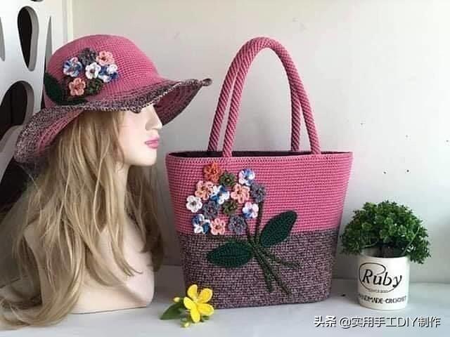 普拉达女王「针织作品」精美的帽子和包包套装,时尚的你值得拥有