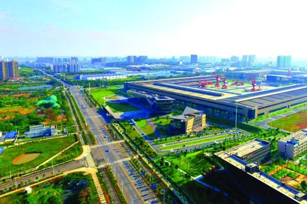 湘潭经开区逆势“上位”跨步前行